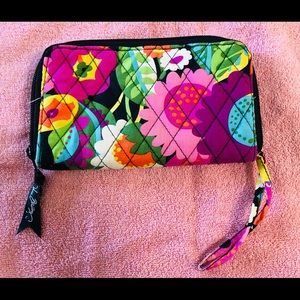 Vera Bradley Retired Va Va Bloom Wristlet Wallet